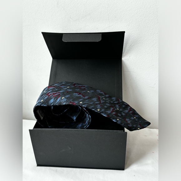 Bundle Authentic YSL Pouch and YSL necktie - Picture 7 of 9